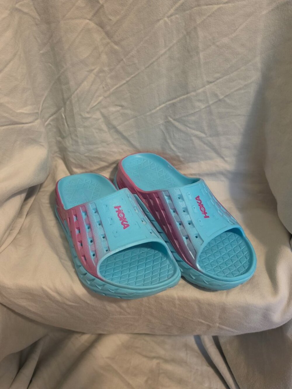 Hoka One One ORA recovery slides, M8, W10